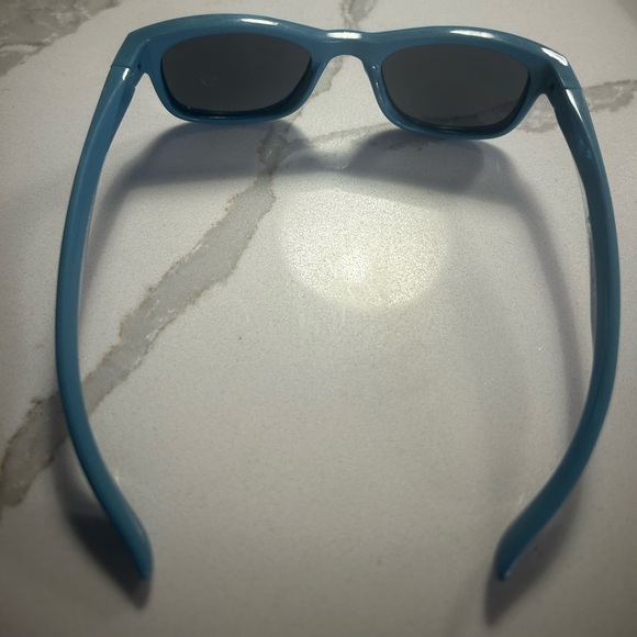 RealShades Baby blue sunglasses - Picture 4 of 6